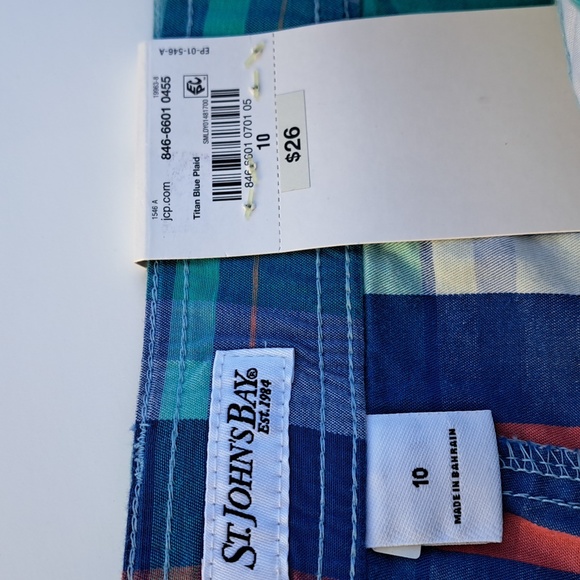 NWT St. John's Bay SECRETLY SLENDER Plaid Bermuda Shorts Womens size 10 - Picture 3 of 7